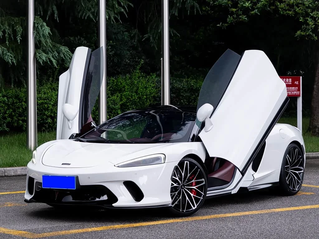 McLaren GT