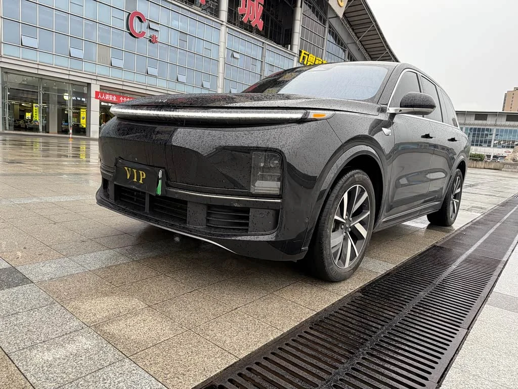 Li Auto L8