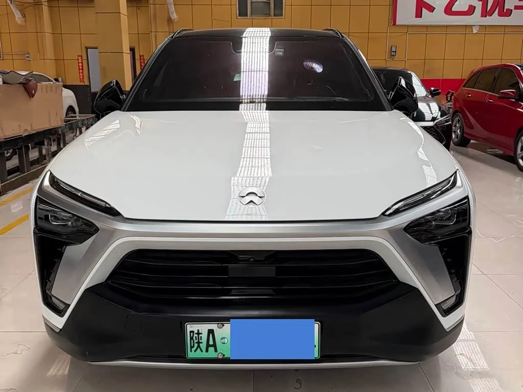 NIO ES8