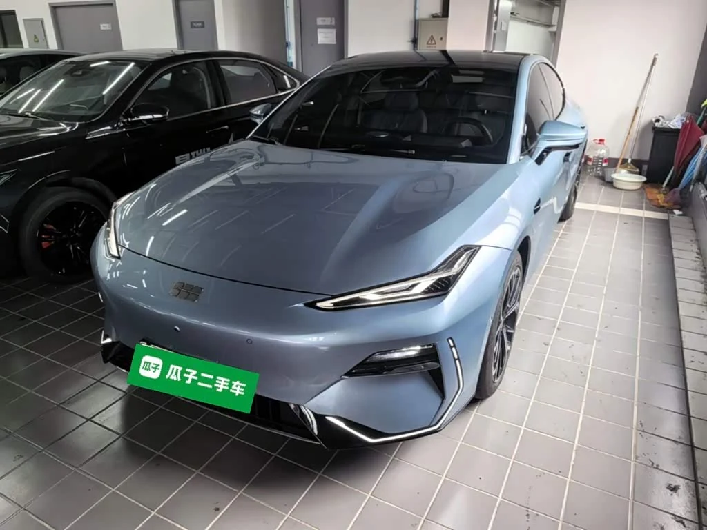 Geely Galaxy Galaxy E8