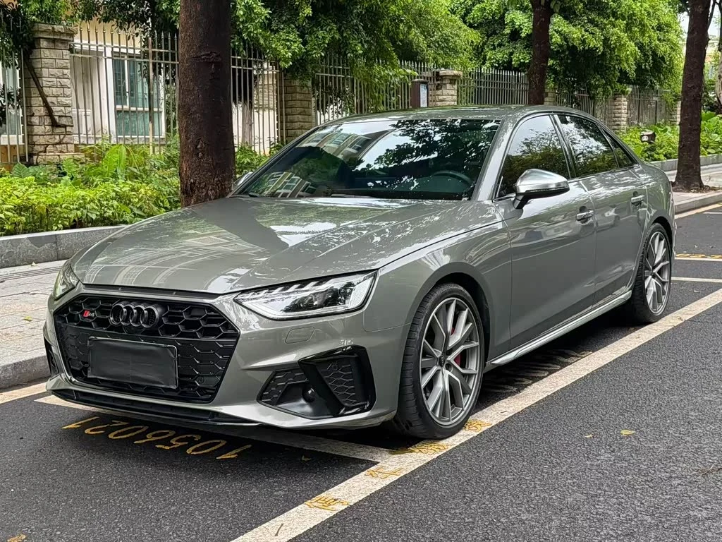 Audi S4