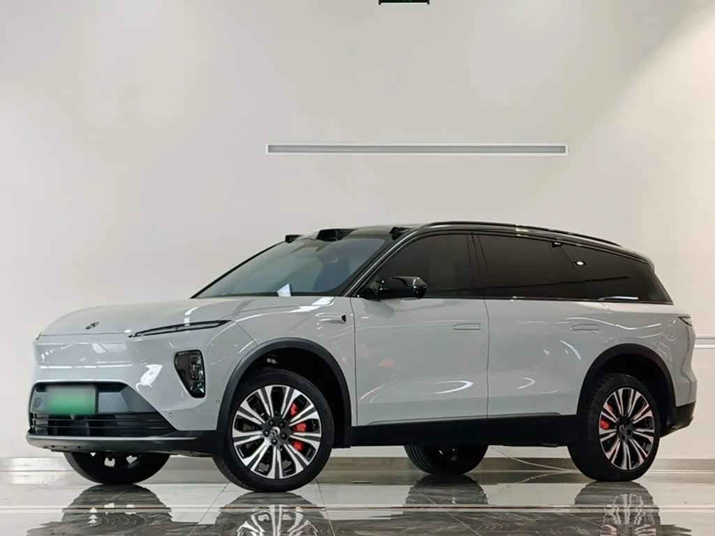 NIO ES8