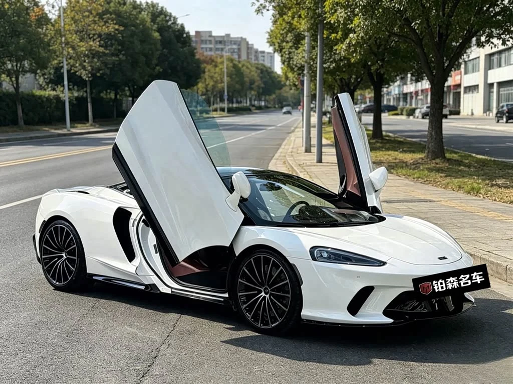 McLaren GT