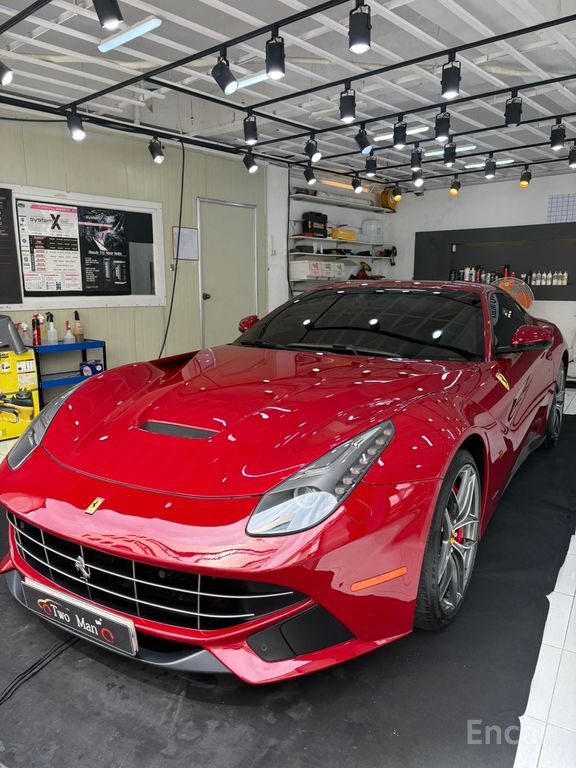 Ferrari F12
