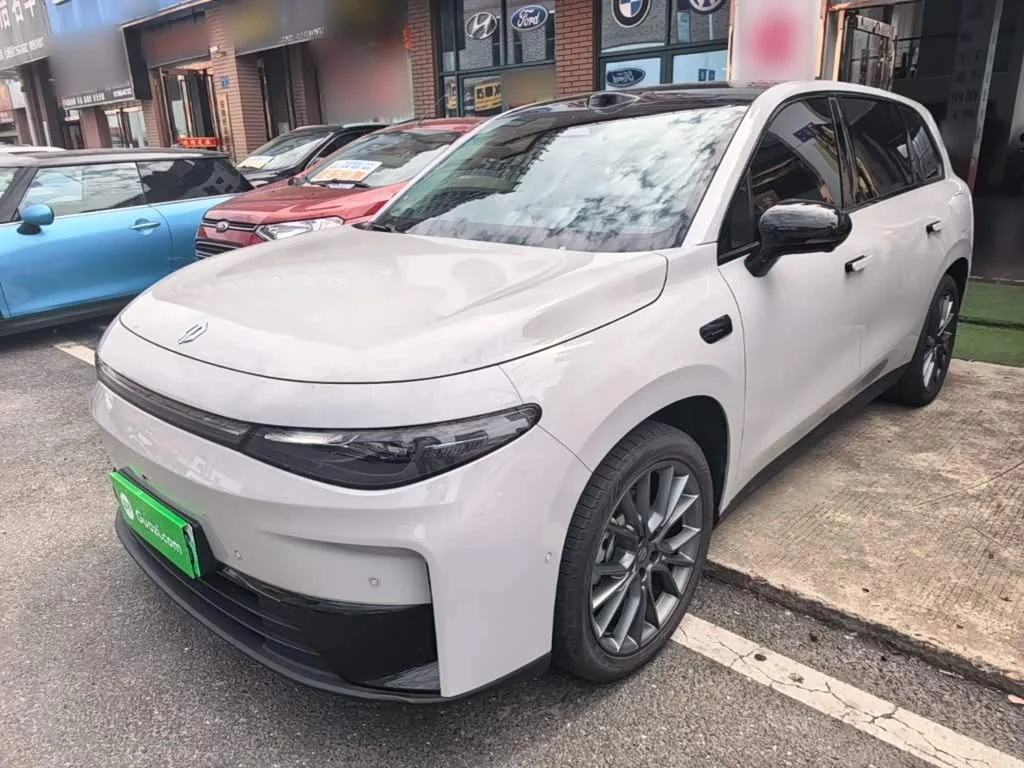 Leapmotor C10