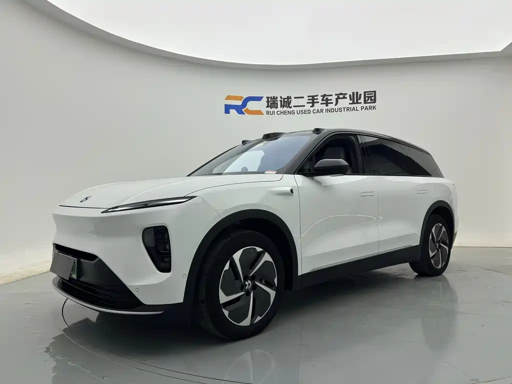 NIO ES8