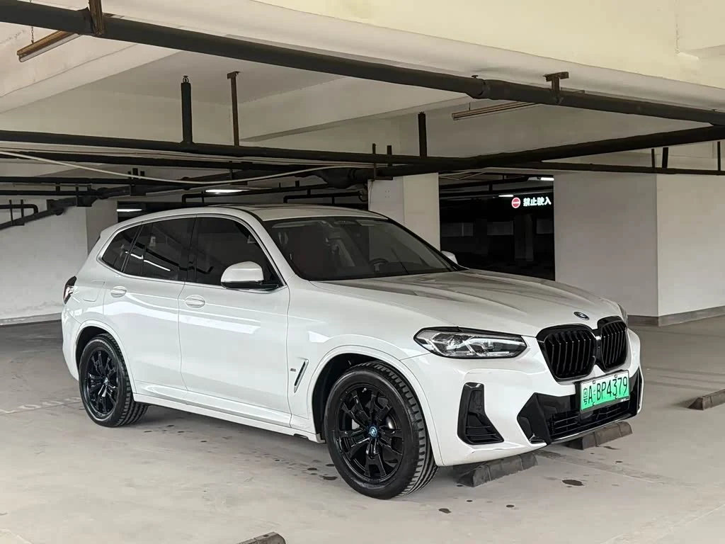 BMW iX3