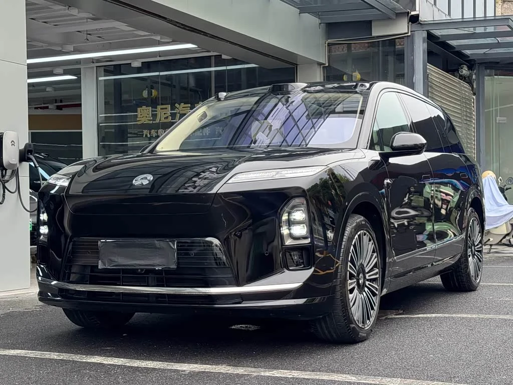NIO ES8