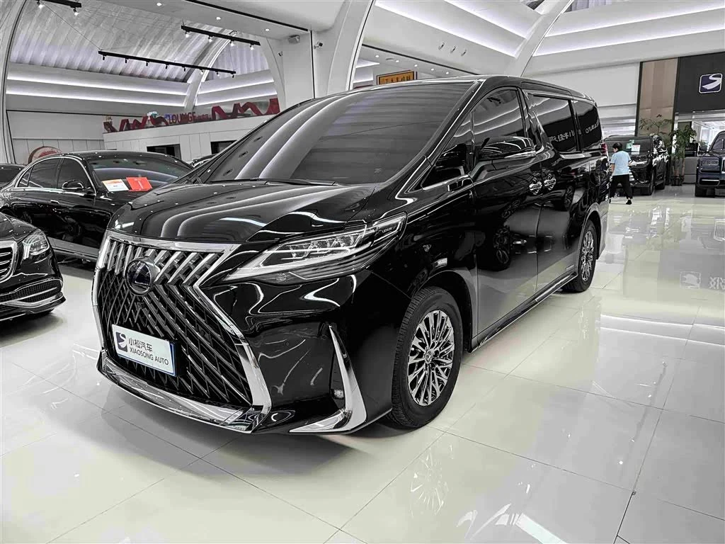 Lexus LM