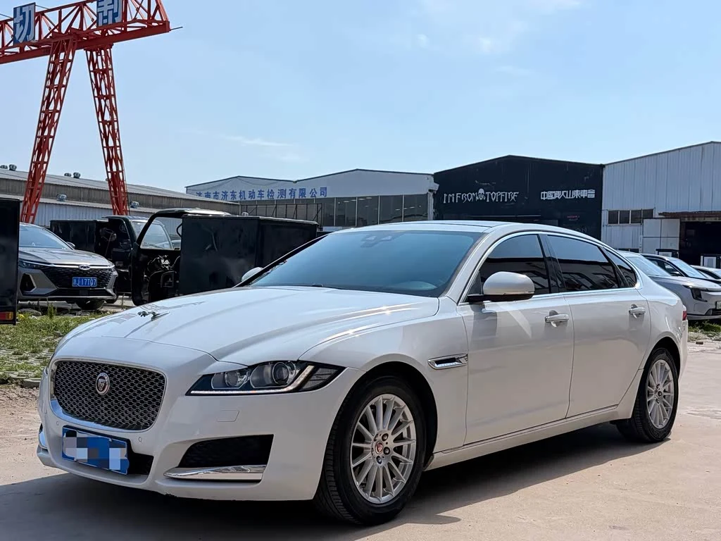 Jaguar XFL