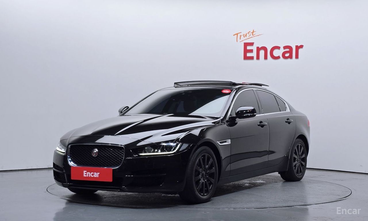 Jaguar XE