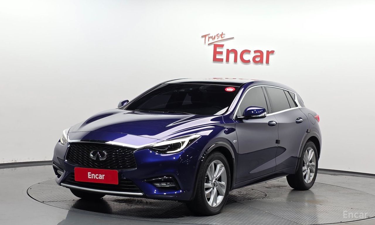 Infiniti Q30