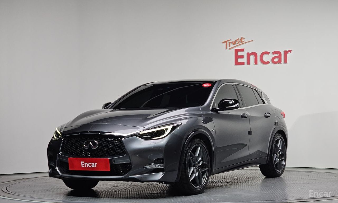 Infiniti Q30