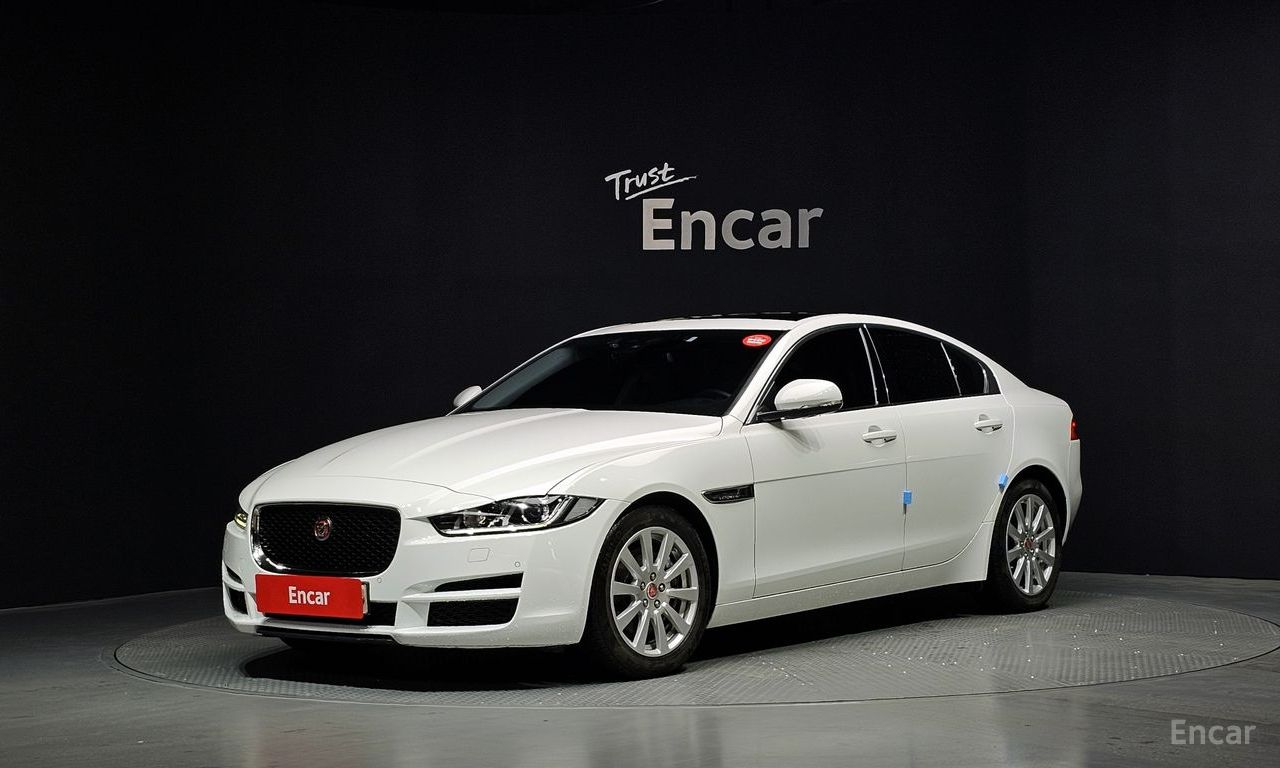 Jaguar XE