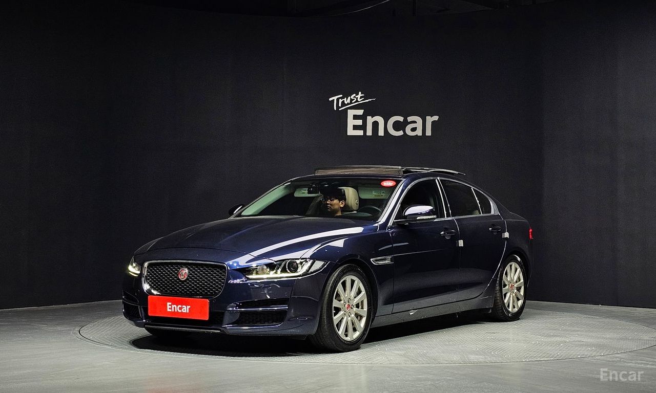 Jaguar XE