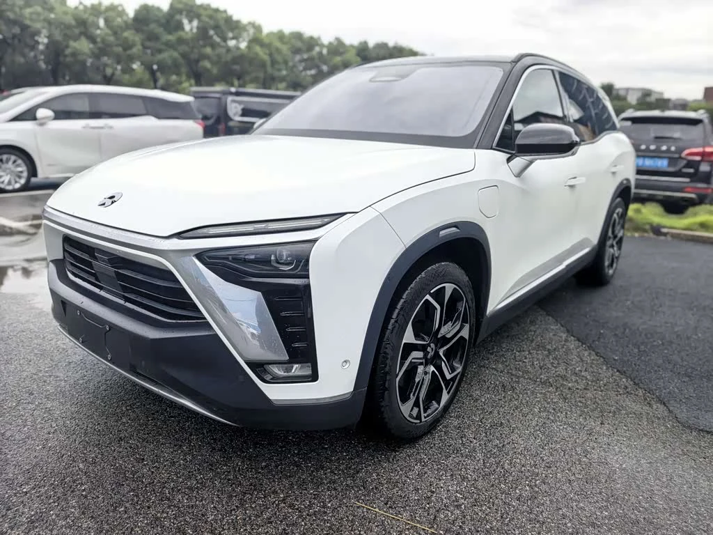 NIO ES8