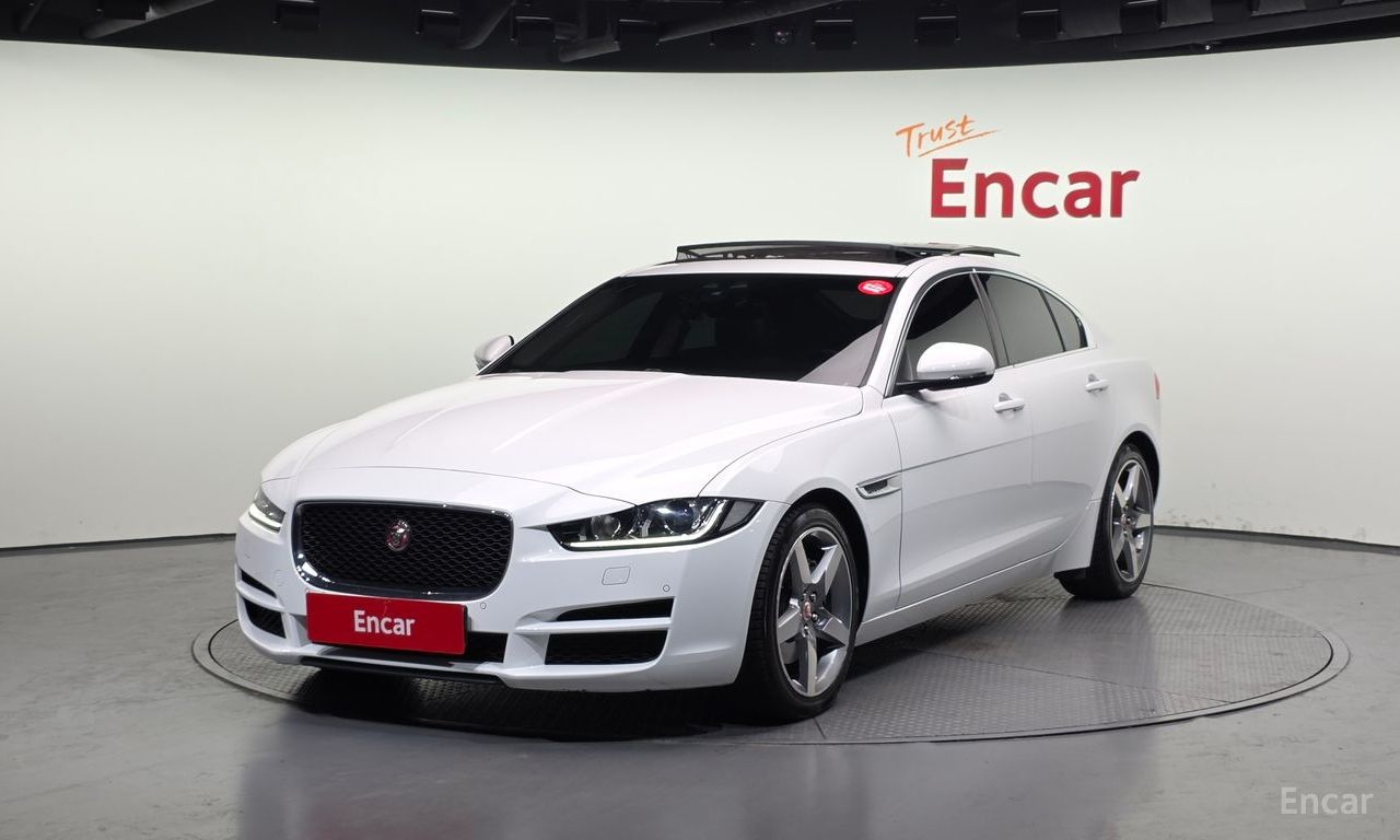 Jaguar XE