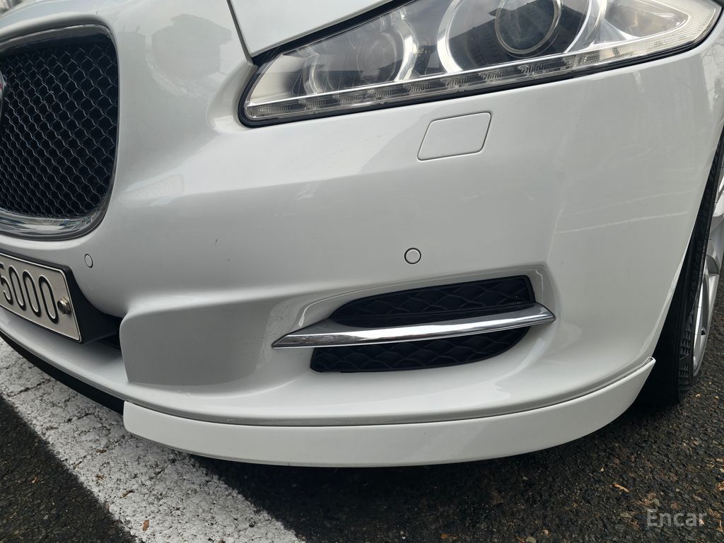Jaguar XJ