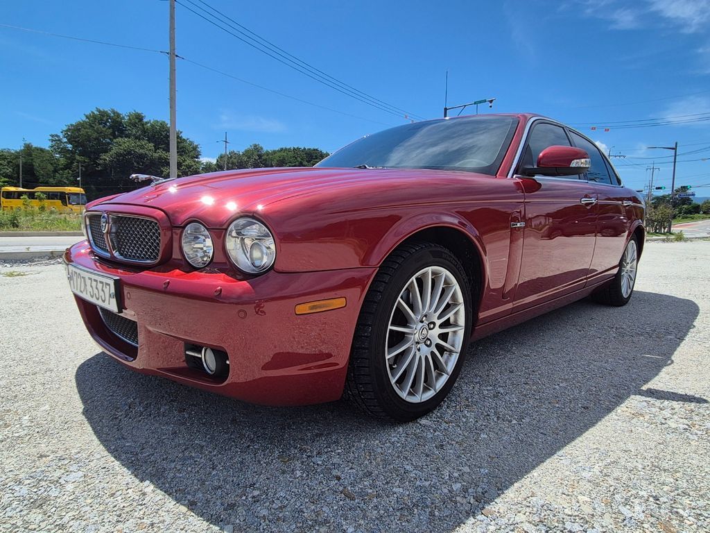 Jaguar XJ