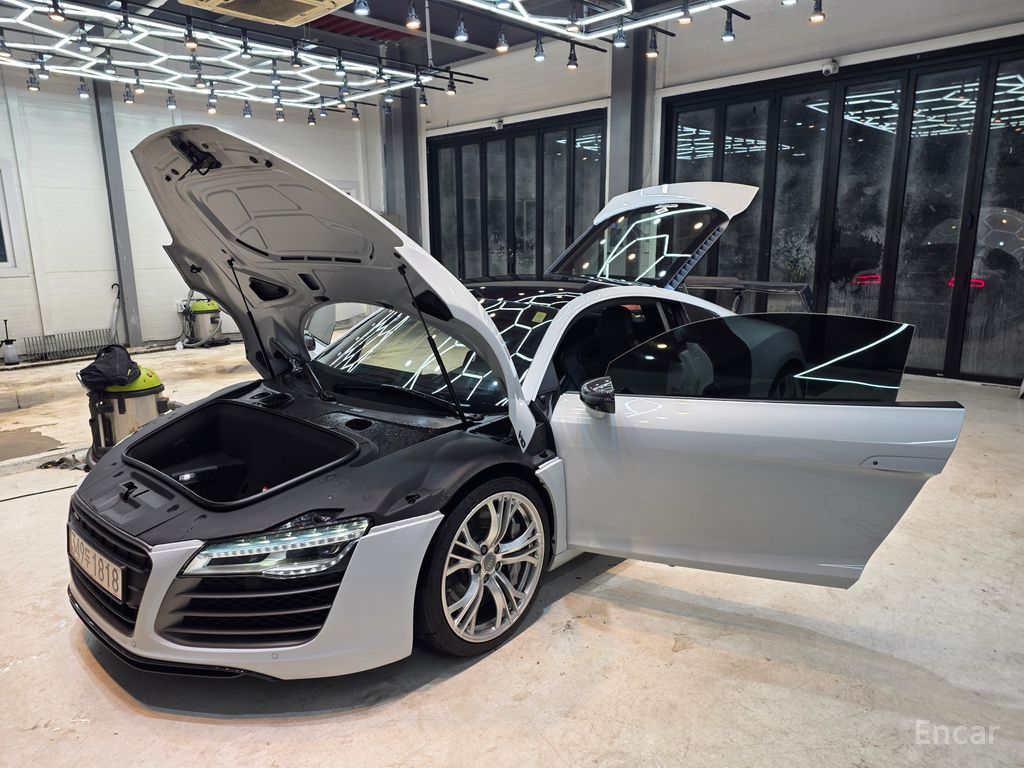 Audi R8