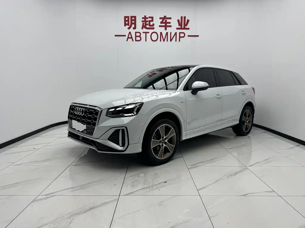Audi Q2L