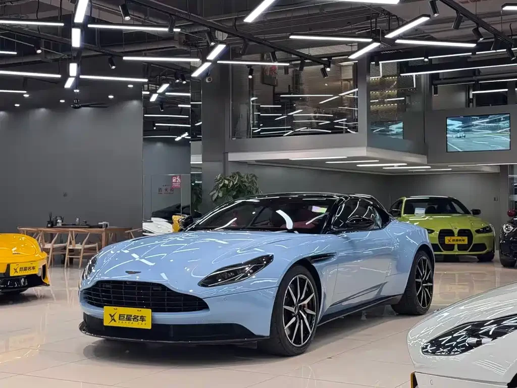 Aston Martin DB11