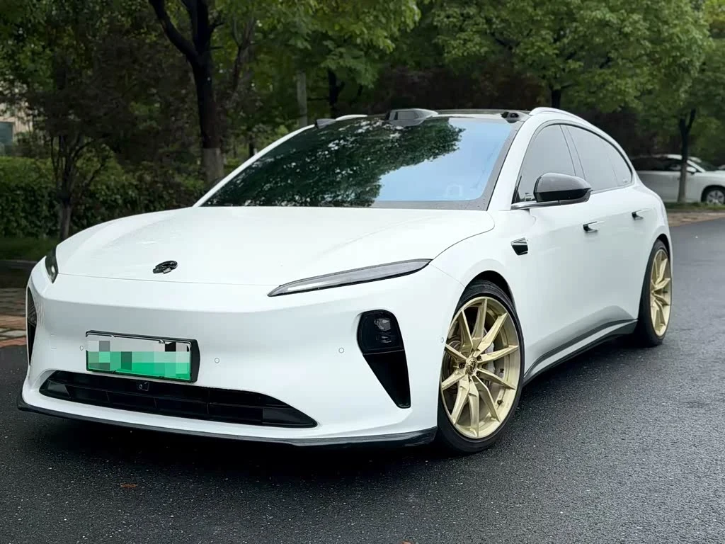 NIO ET5