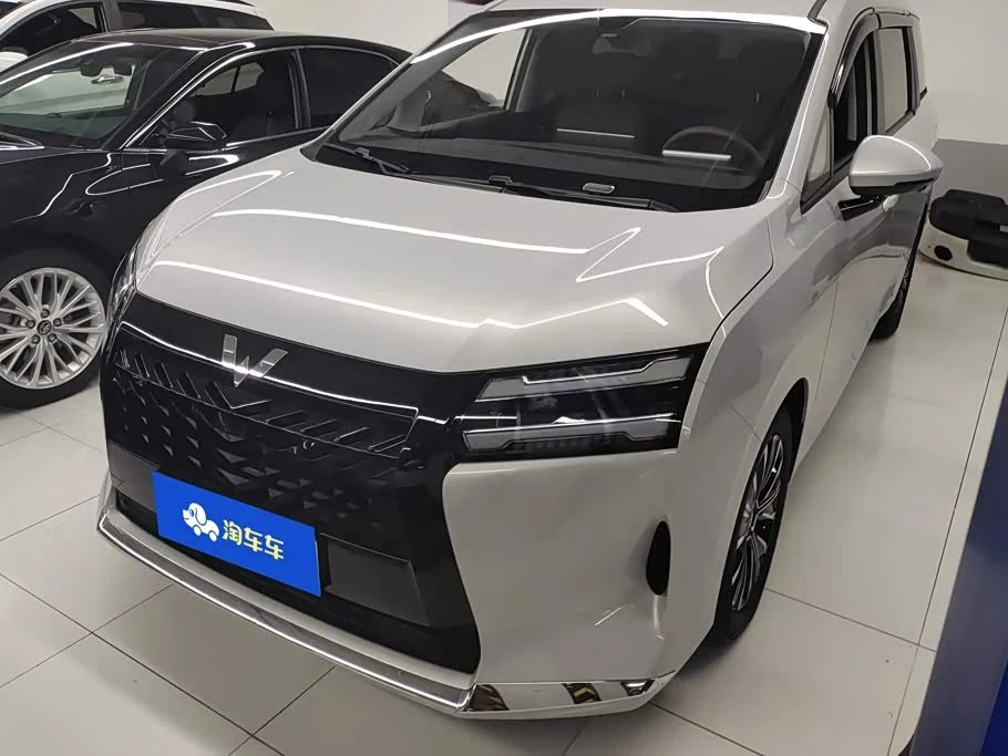 Wuling 730