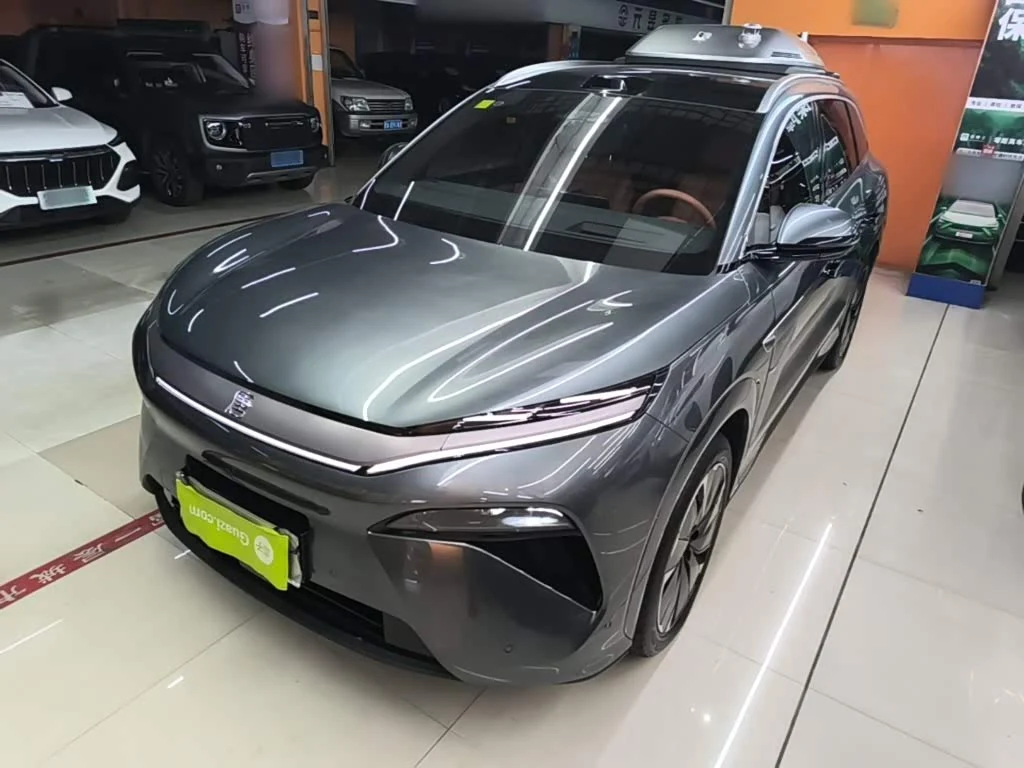BYD Tang L