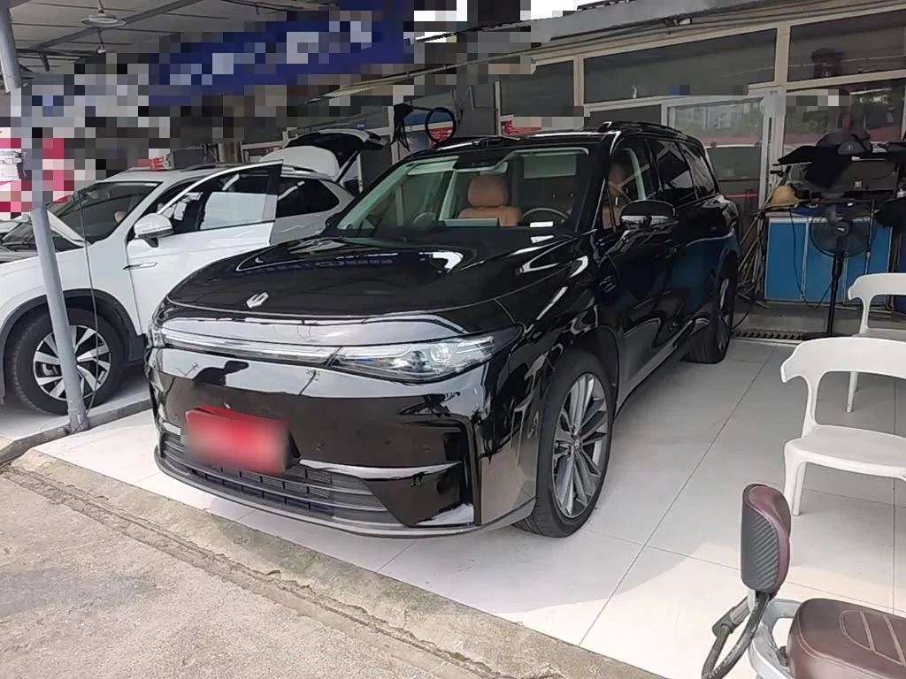 Leapmotor C10