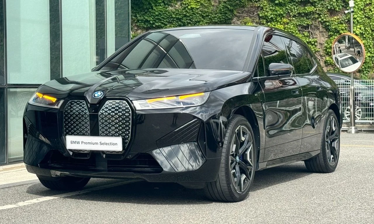 BMW iX