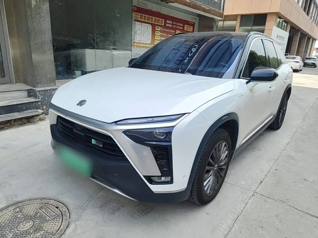 NIO ES8