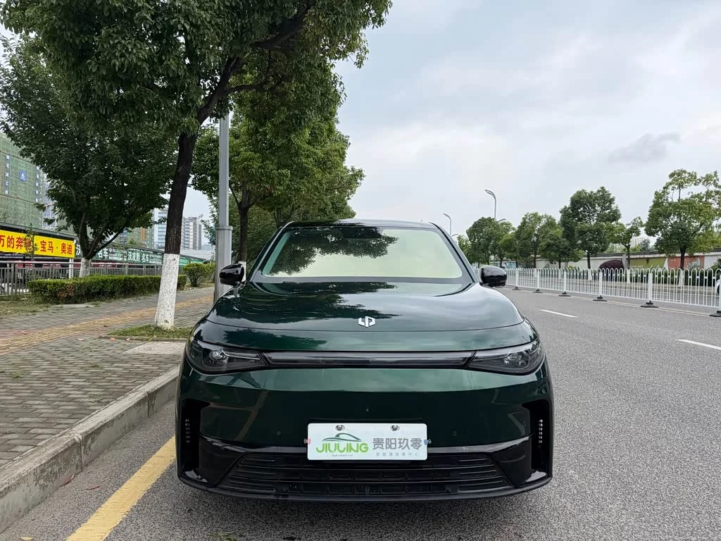 Leapmotor C10
