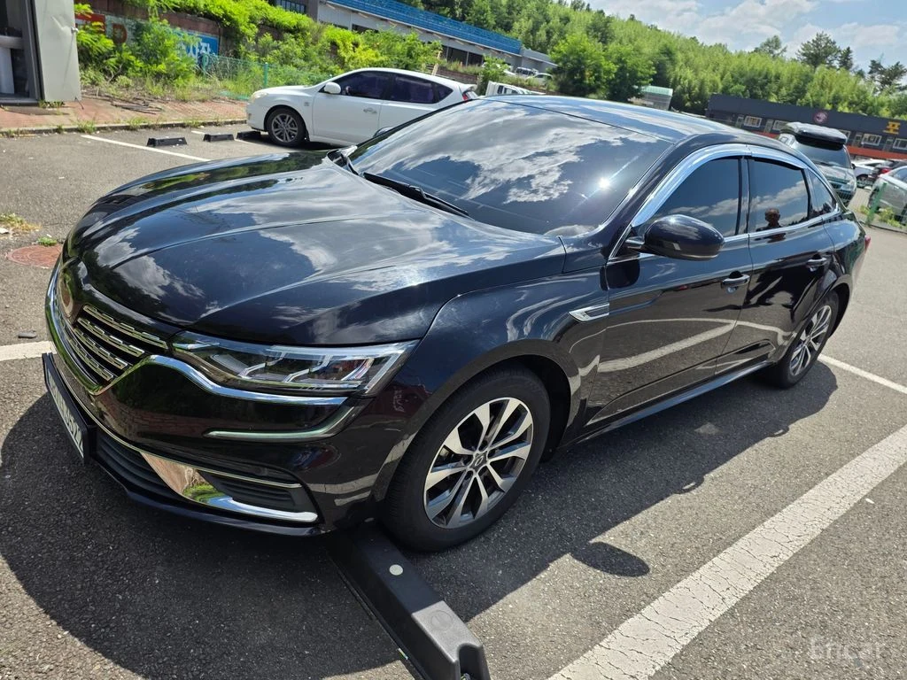 Renault SM6