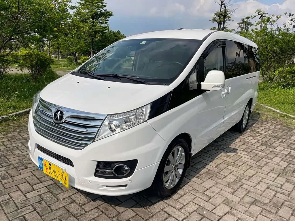 JAC M5