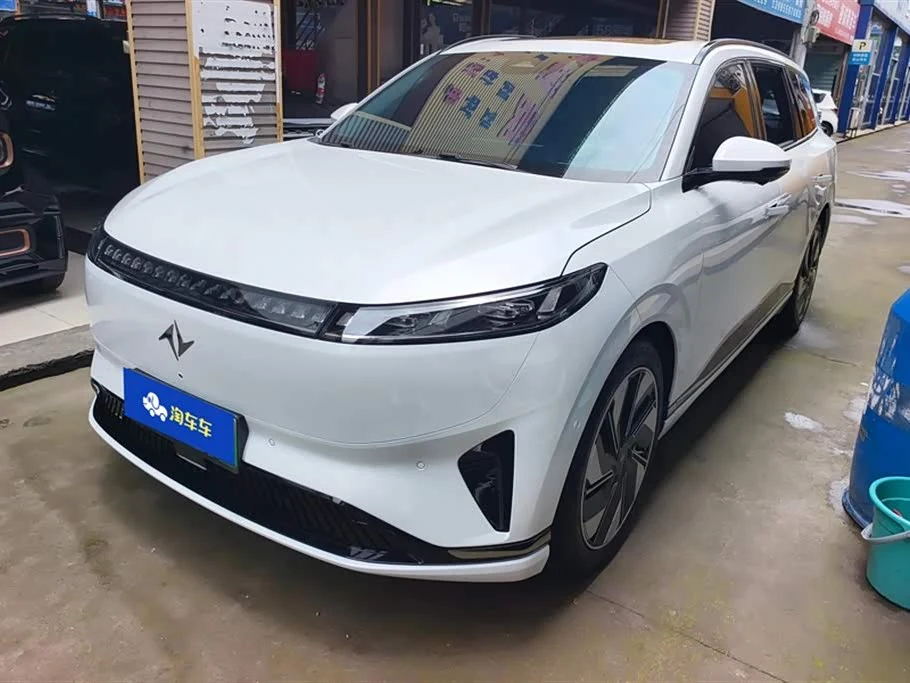 Dongfeng eπ008