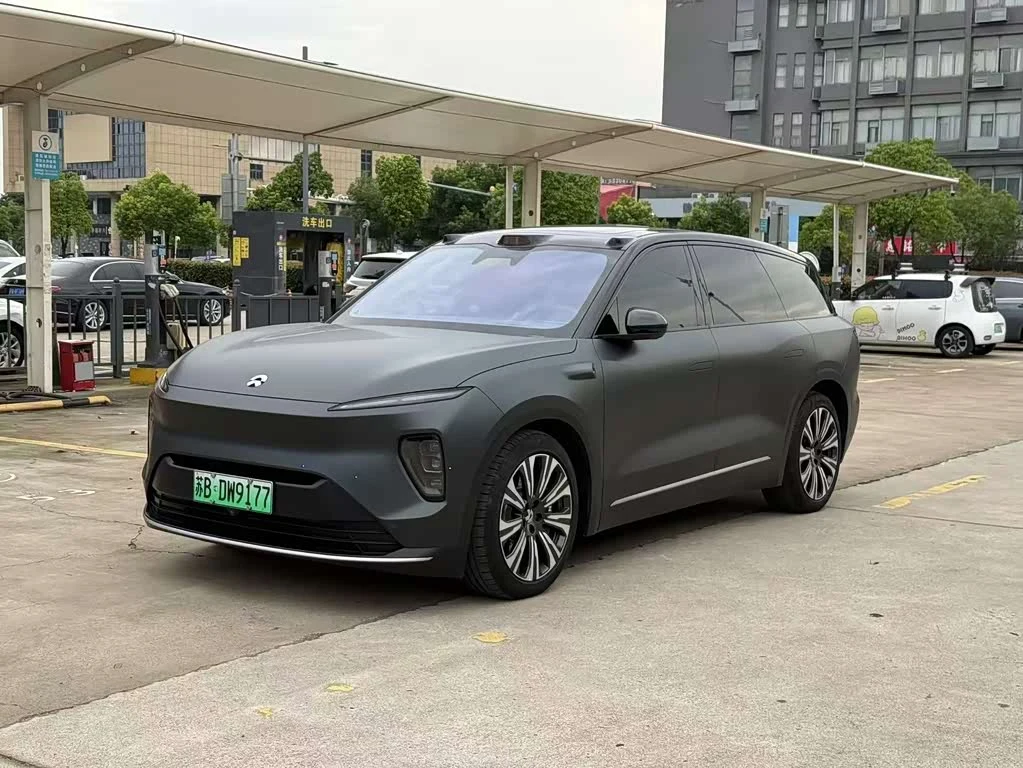 NIO ES8