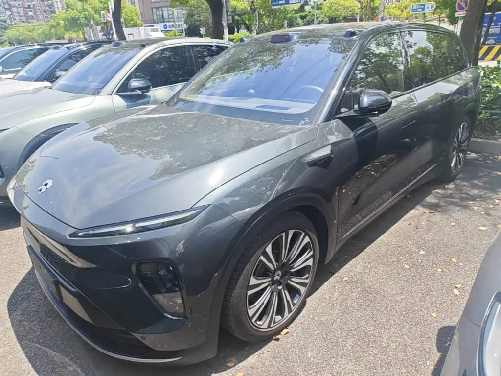 NIO ES8
