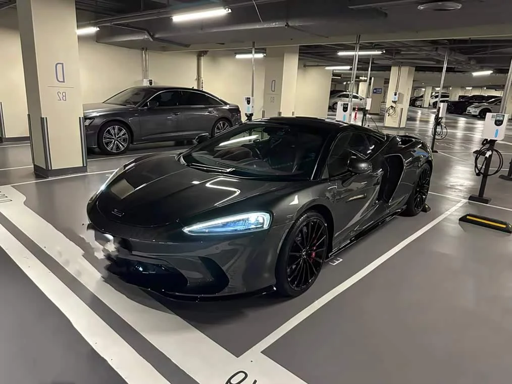 McLaren GT