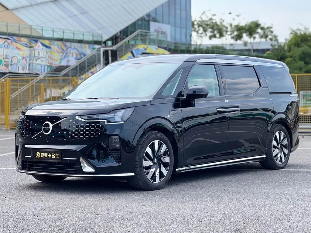 Volvo EM90