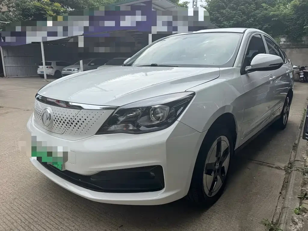 Dongfeng E70