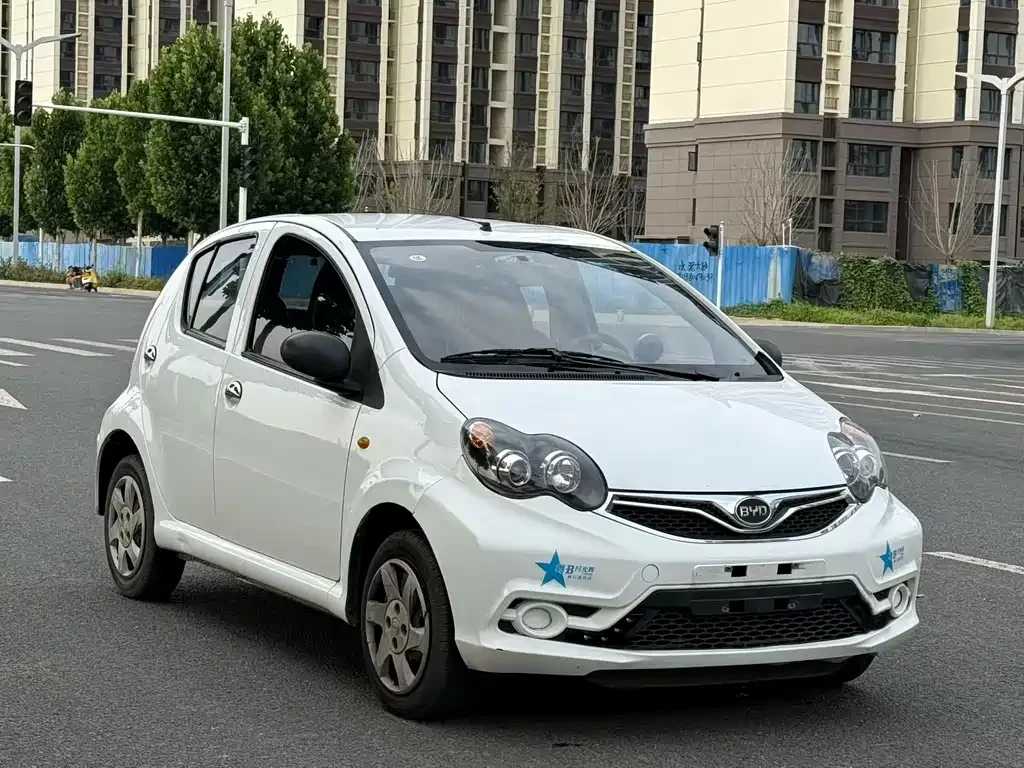 BYD F0
