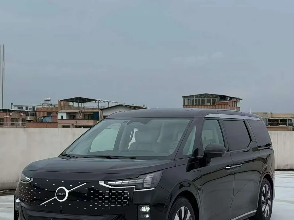 Volvo EM90