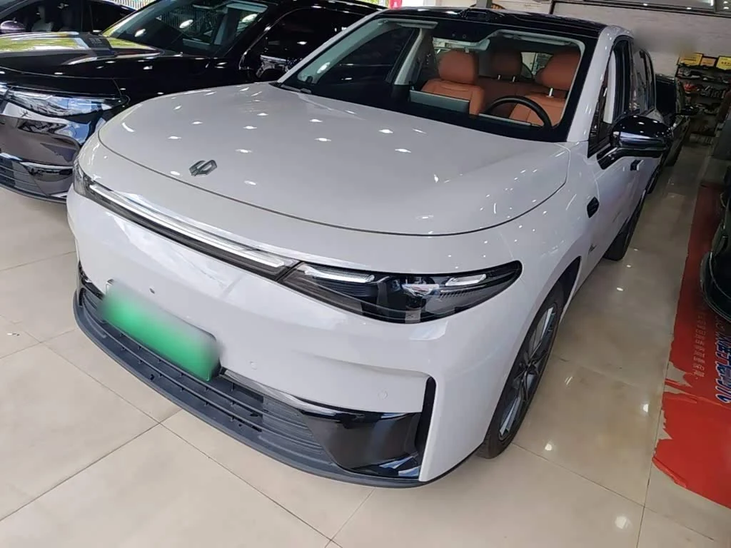Leapmotor C10