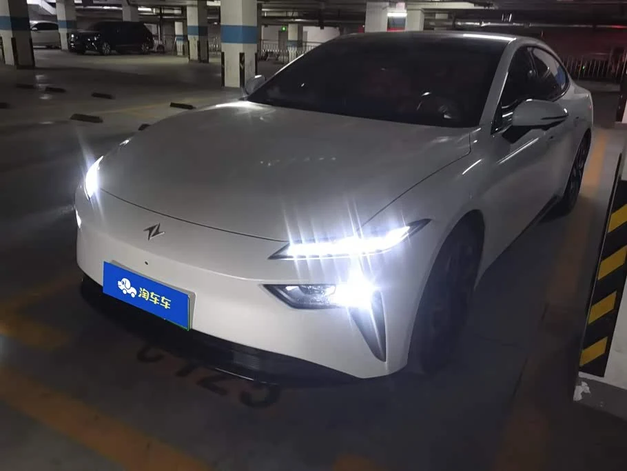 Dongfeng eπ007