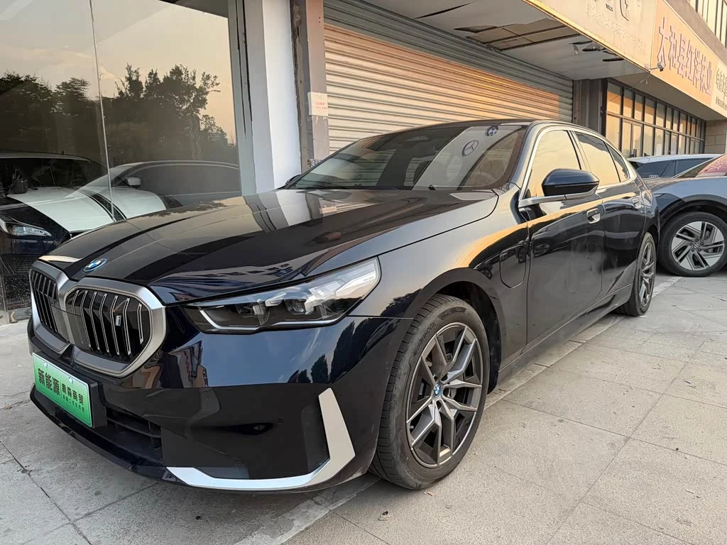 BMW i5