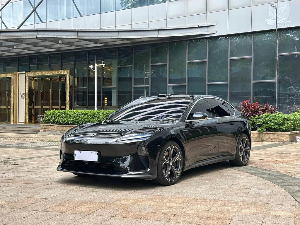 NIO ET5