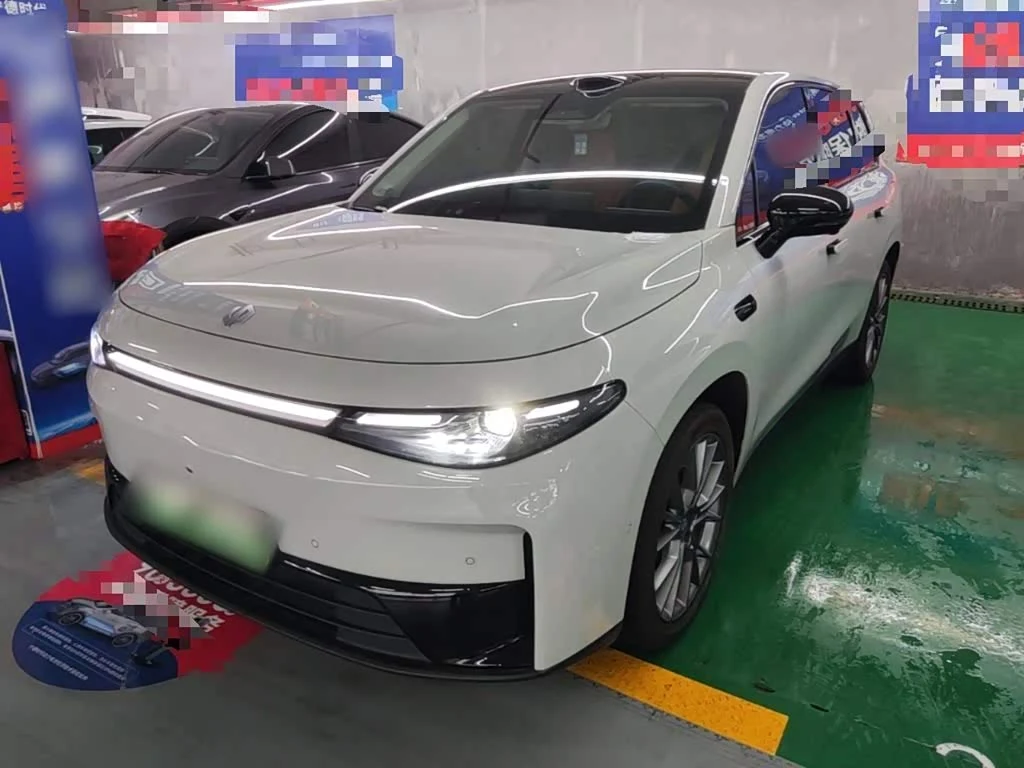 Leapmotor C10