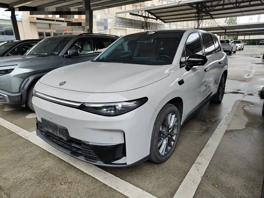 Leapmotor C10