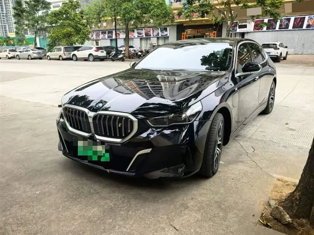 BMW i5